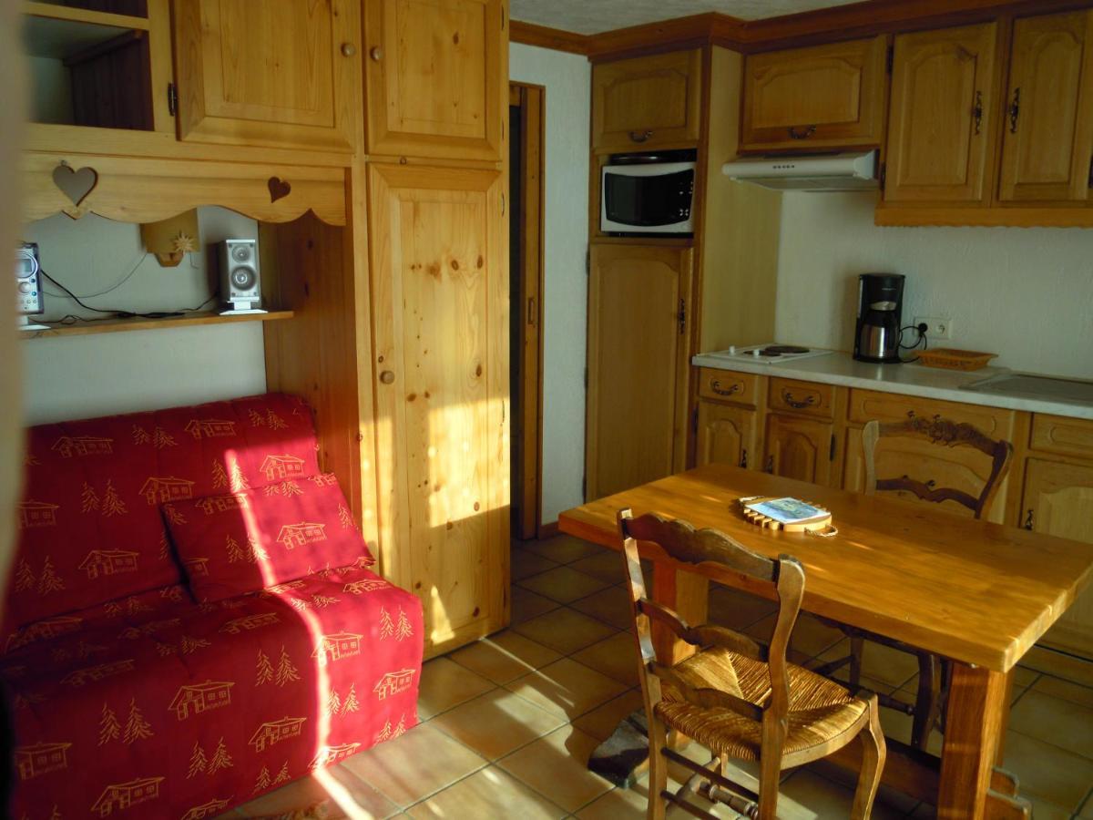 A4 Km De Megeve Tres Joli Studio Avec Jacuzzi ,Vue Sur Les Montagnes Au Calme Praz-sur-Arly Kültér fotó