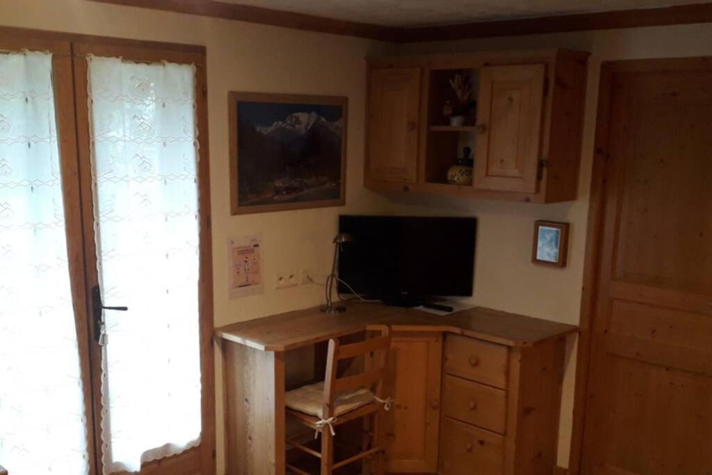 A4 Km De Megeve Tres Joli Studio Avec Jacuzzi ,Vue Sur Les Montagnes Au Calme Praz-sur-Arly Kültér fotó