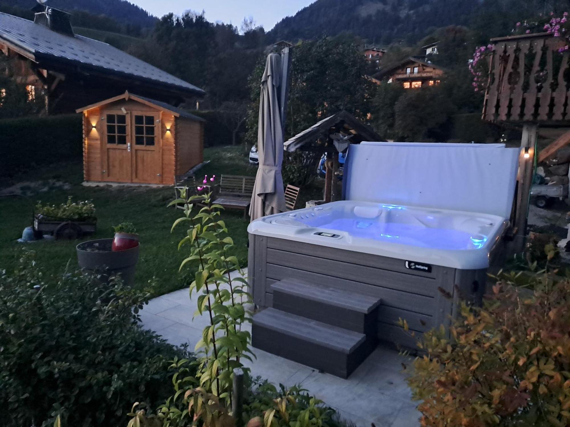 A4 Km De Megeve Tres Joli Studio Avec Jacuzzi ,Vue Sur Les Montagnes Au Calme Praz-sur-Arly Kültér fotó